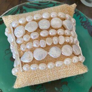 Stella & Dot Coin Freshwater Pearl Stretch Bracelet